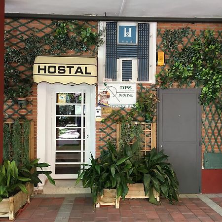 Hostal Tres Cantos Eksteriør billede