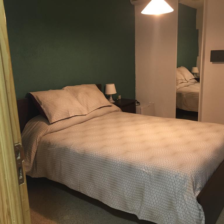 Hostal Tres Cantos Eksteriør billede